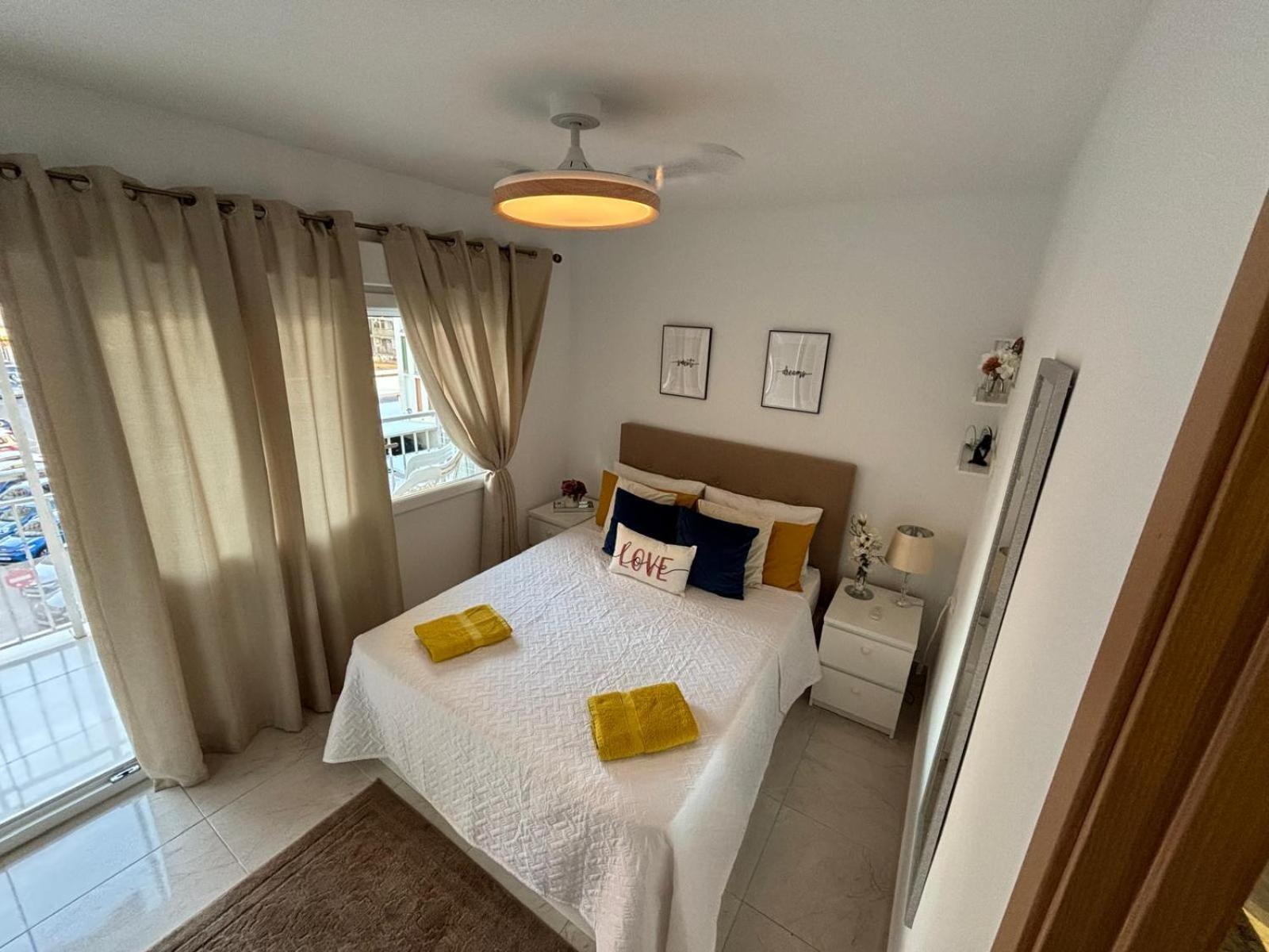Apartmento De 3 Habitaciones Con Vistas Al Mar Playa de Gandia ภายนอก รูปภาพ